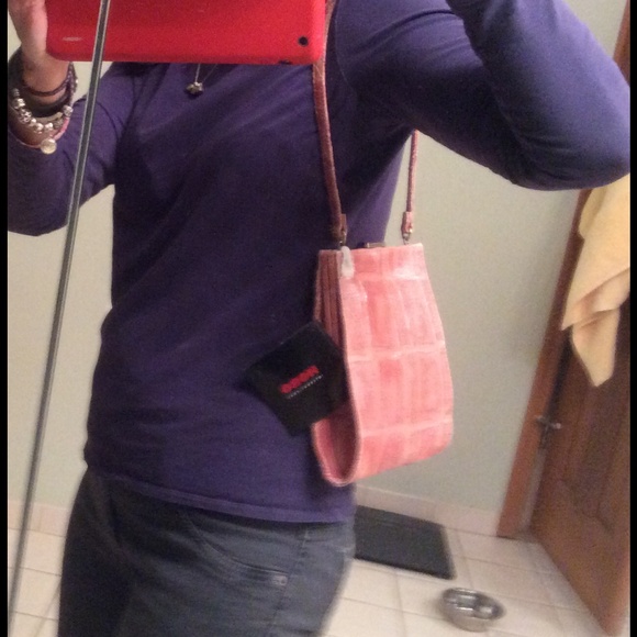 REDUCED!!🌟Hobo Auth Distressed purse w/ kisslock - Picture 2 of 4